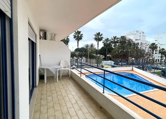 卡蒂尔公寓式酒店 *